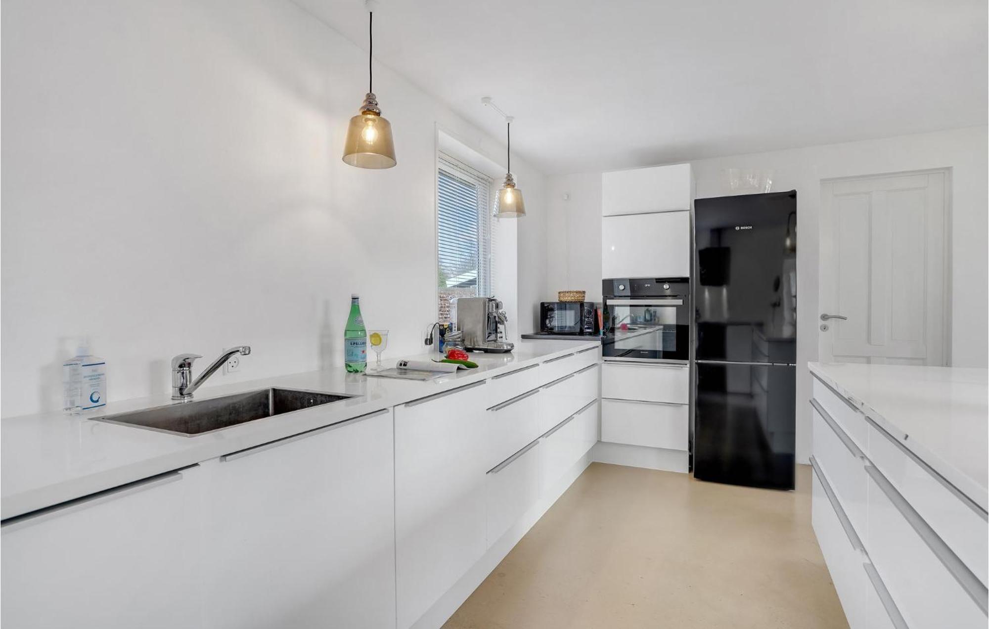 Gorgeous Home In Sunds With Kitchen Eksteriør billede
